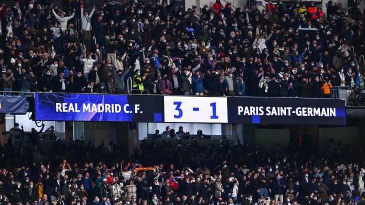 El resultado, en el marcador del Bernabéu.