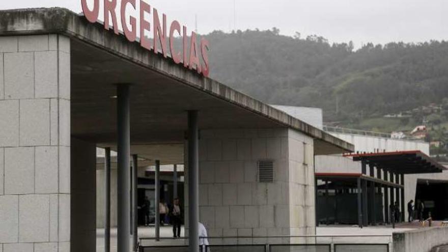 Grave un niño de 7 años al quedar bajo un coche cuando cruzaba la calle en Grado