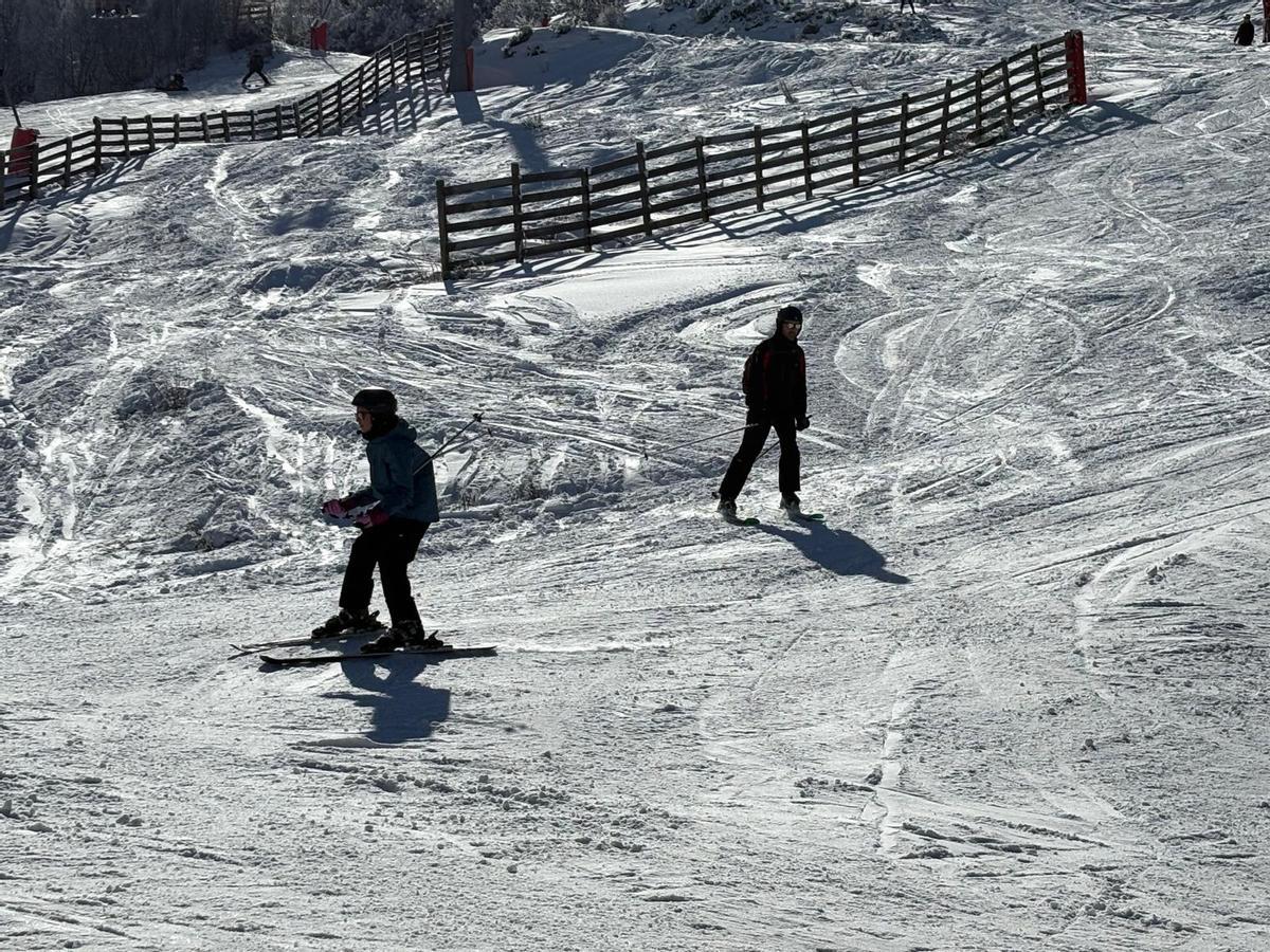 Una jornada de nieve y esquí en Leitariegos