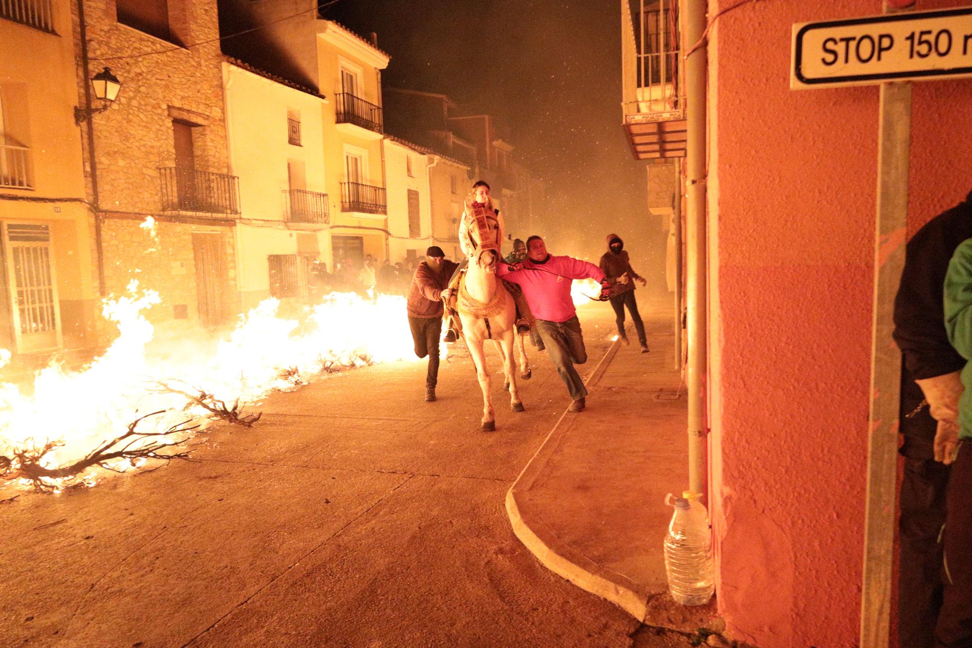 Las mejores fotos de la espectacular Matxà de Sant Antoni en Vilanova d'Alcolea