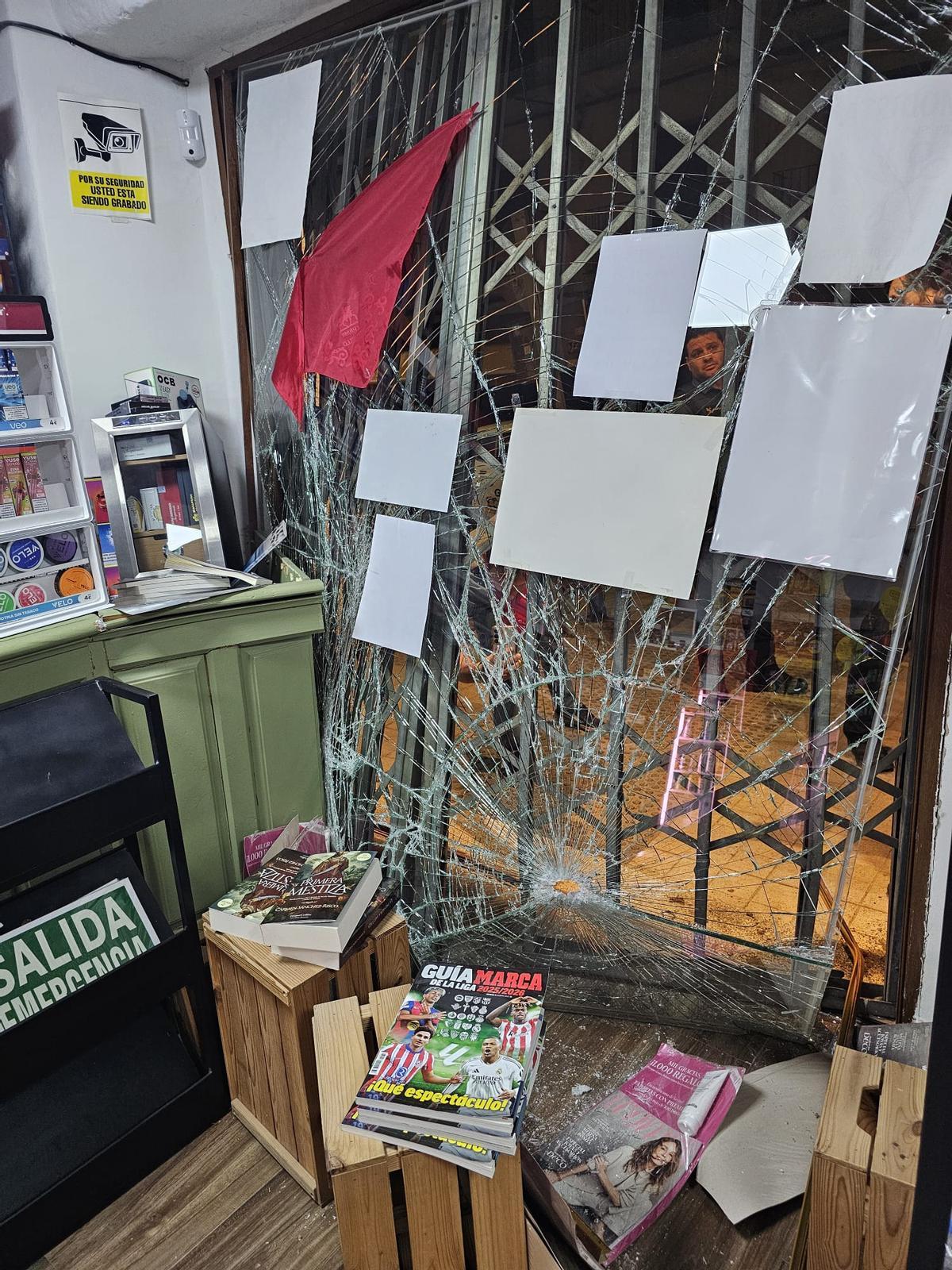 Interior del Estanco de la Calle Encarnación de Trujillo tras el intento de robo