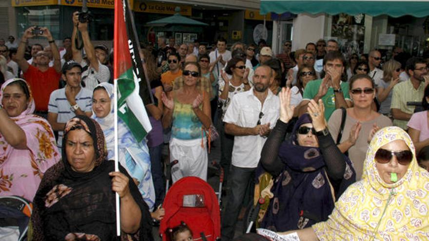 Imagen de la manifestación, celebrada este sábado en Lanzarote, para apoyar a la activista y defensora de los derechos humanos saharauis Aminattou Haida