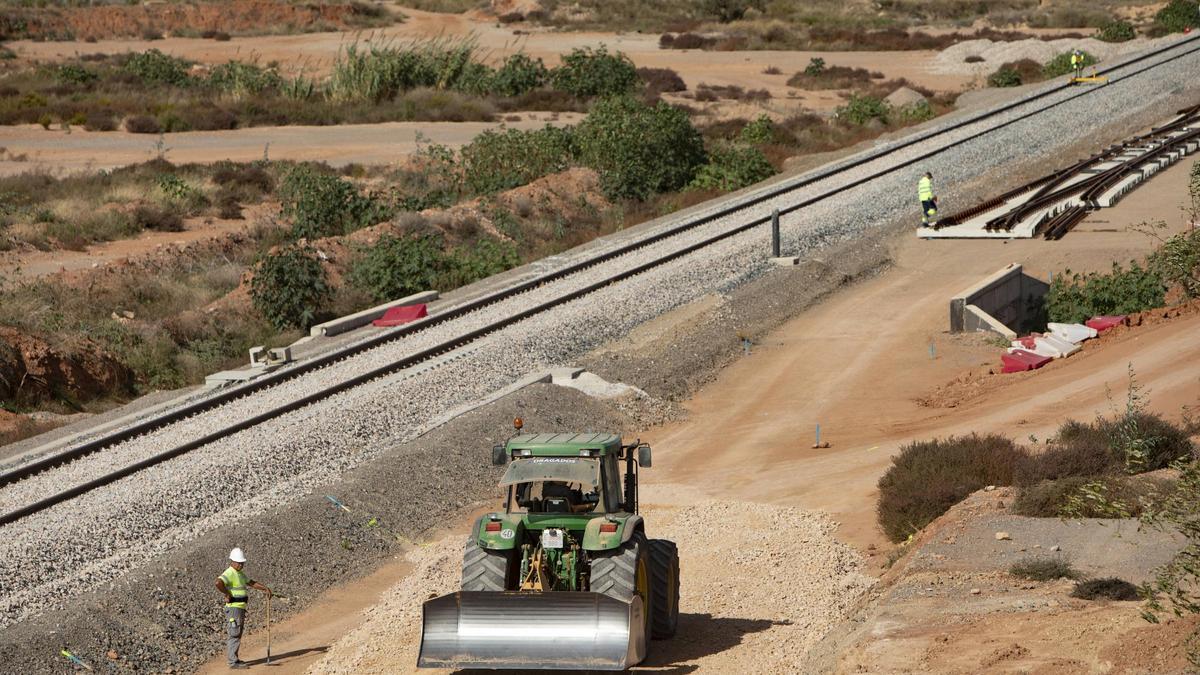 Obras del acceso ferroviario al puerto de Sagunt.