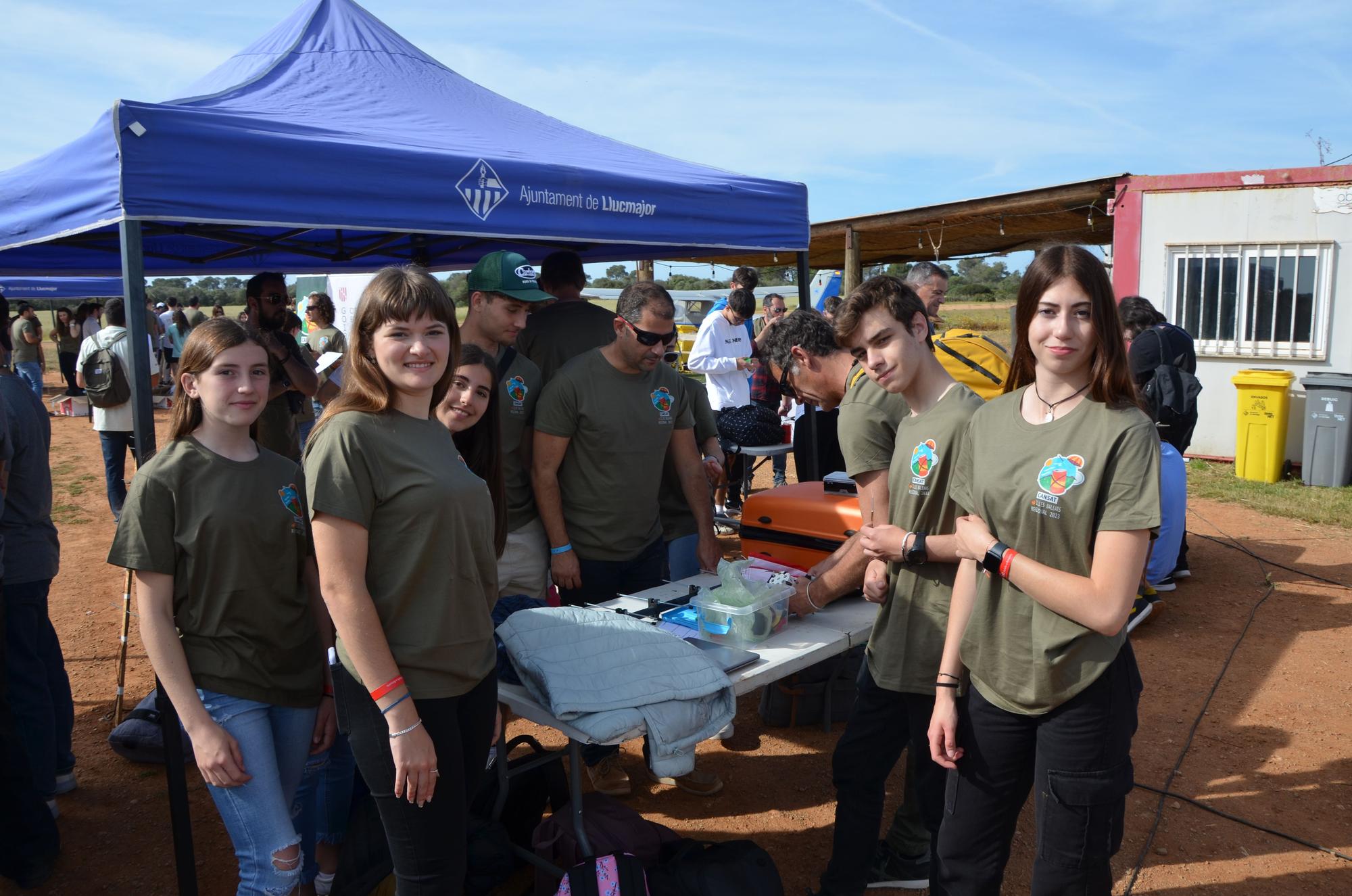 Todas las imágenes de la participación de los alumnos del instituto Isidor Macabich en la competición 'Cansat'