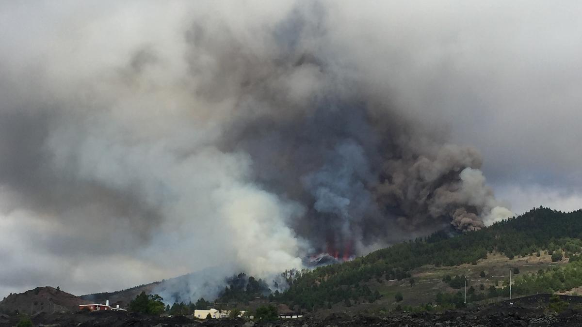 Un momento de la erupción en La Palma.