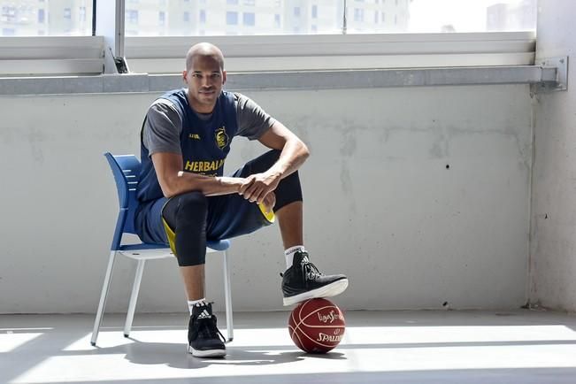 Entrevista a Eulis Baez,jugador Herbalife Gran ...