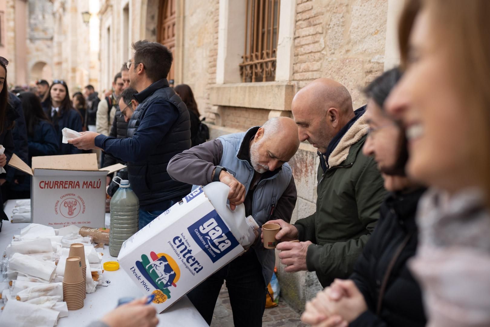 GALERÍA | Así ha sido el encuentro de Jesús Resucitado y su madre en la Plaza Mayor