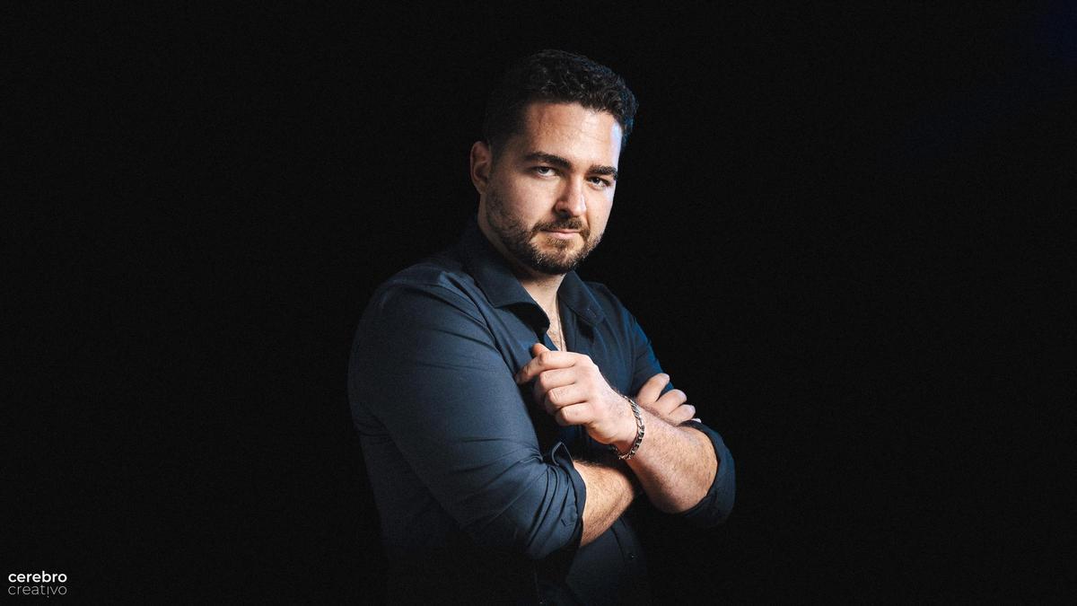 Roberto Moral, escritor y poeta de Badajoz.