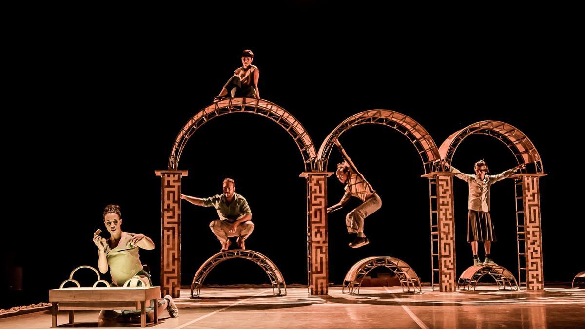 Esencial, de Vaivén Circo, podrá verse en el Teatro Cánovas de Málaga en Navidad.