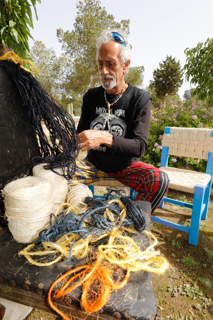 Otra vida para las sillas de la abuela en Ibiza