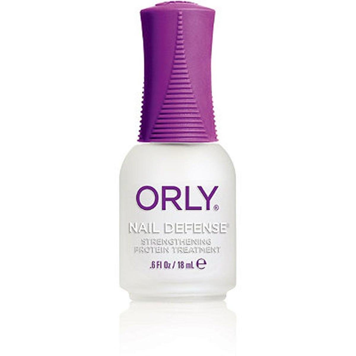 04. Utilizar como base y tratamiento el “Nail Defense” de Orly para uñas escamadas y abiertas, evitando que el esmalte salte antes de tiempo.