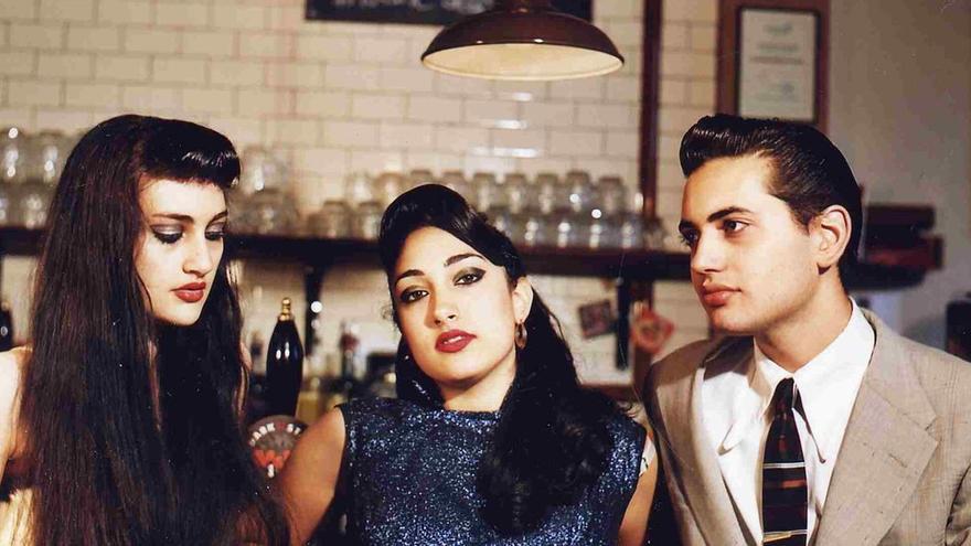 Kitty, Daisy &amp; Lewis