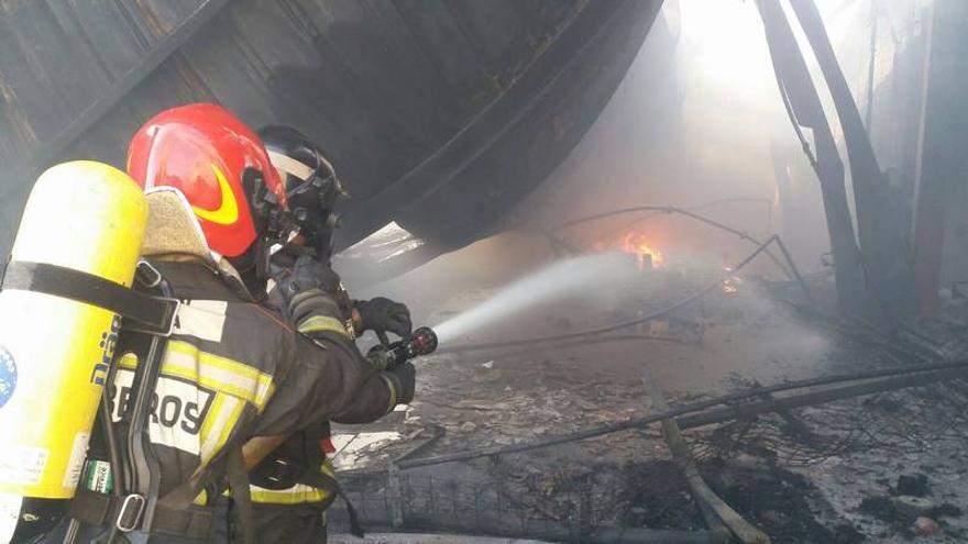 El incendio de la nave de Simop se originó en una de las máquinas