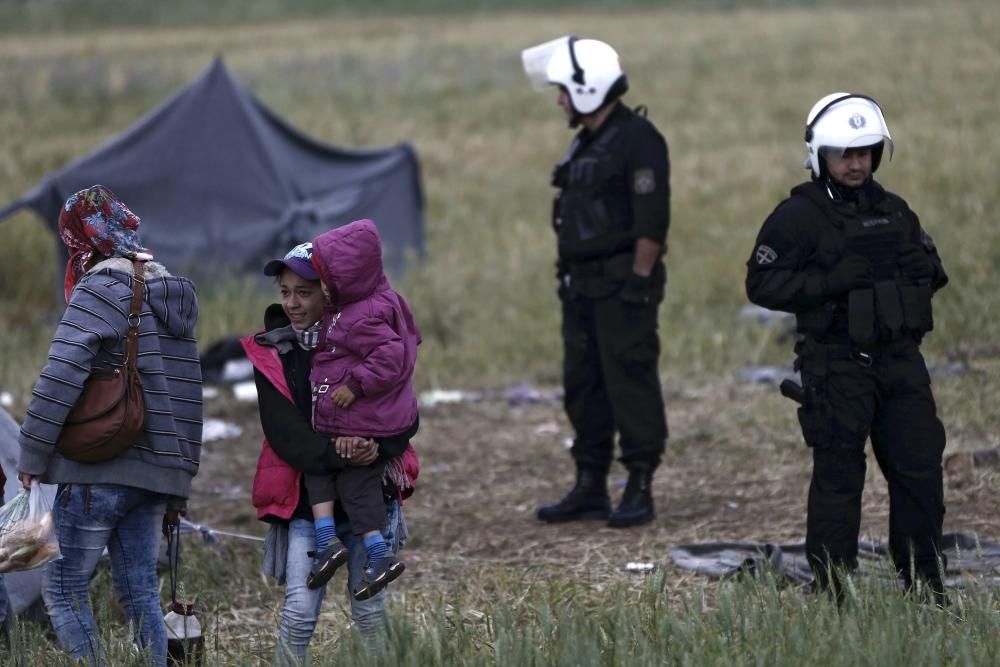 Desallotjament del camp de refugiats d''Idomeni