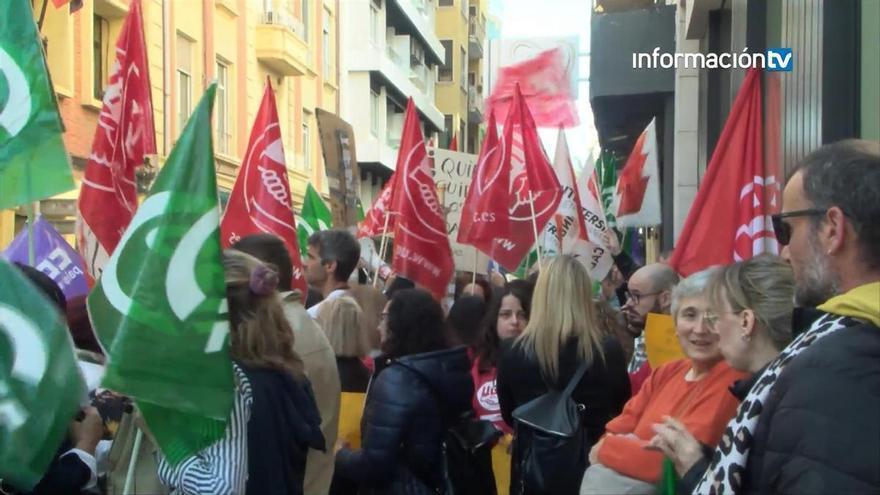 Trabajadores de los centros sociales de la provincia denuncian llevar meses sin cobrar