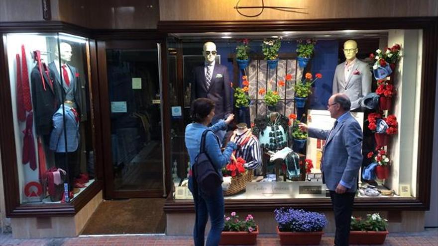 Pedro Jiménez recoge el mayo festivo en su tienda