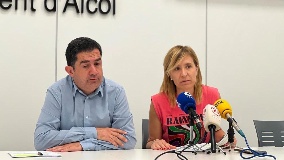 El alcalde y la concejal de Industria