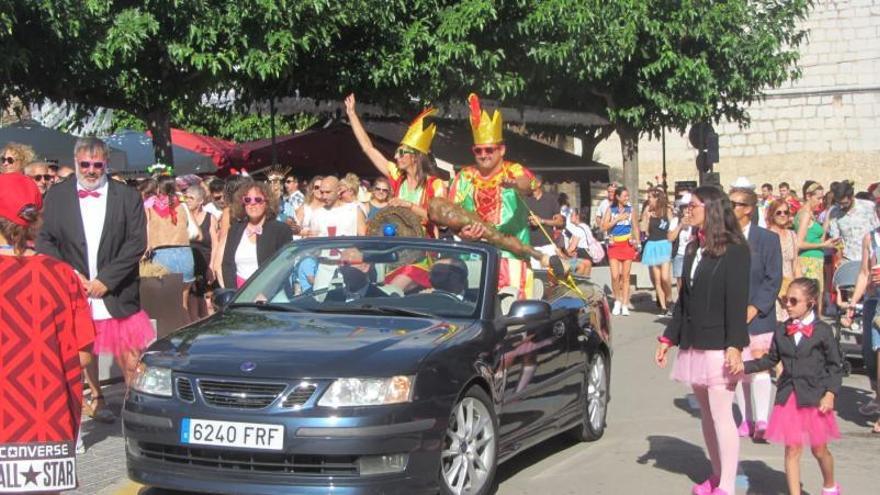 Campanet se tiñe de color en su carnaval de verano