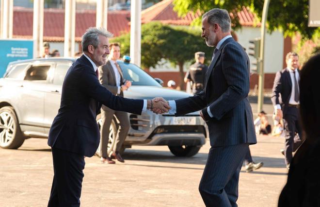 Los Reyes, de visita por la zona del incendio de Tenerife