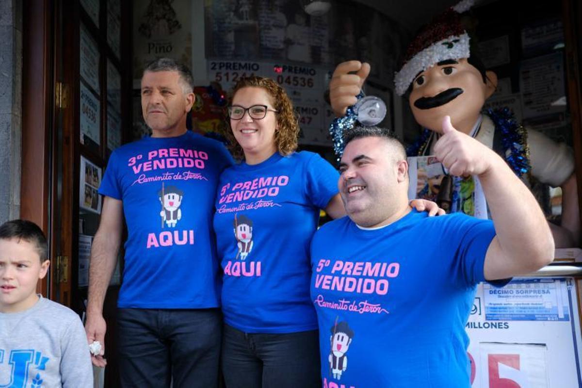 Teror. Administración de loterías de Teror, Av. de Venezuela,  un tercero y tres quintos premios.  | 22/12/2019 | Fotógrafo: José Carlos Guerra