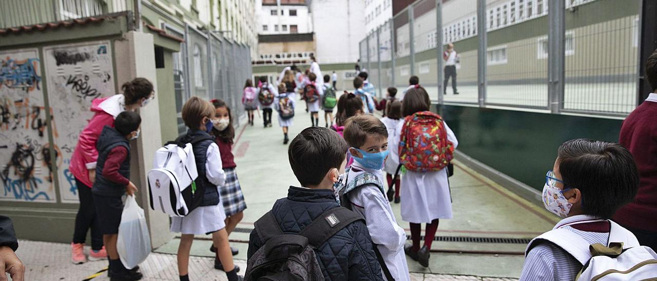 Inicio del curso en el colegio de las Dominicas de Oviedo. | Miki López