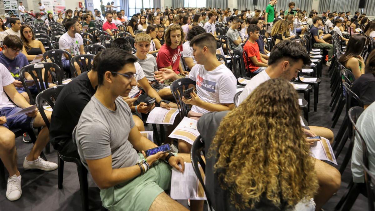 Jornada informativa para recibir a los nuevos alumnos del Campus de Alcoy.