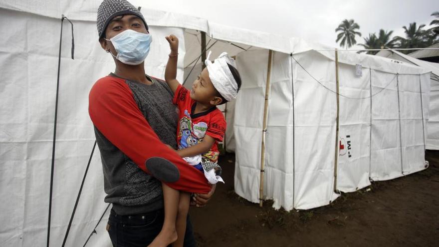 Indonesia se prepara para evacuar a 100.000 personas por el volcán de Bali