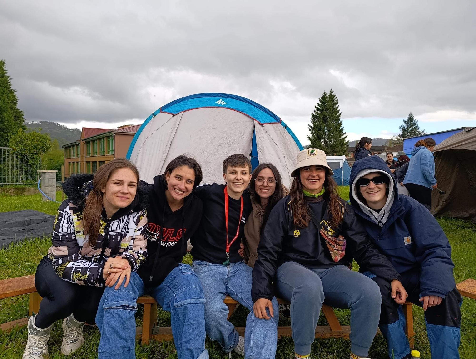 El rugby acampa en Grado