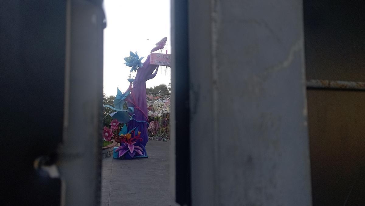 Los vecinos reclaman que el Festival de las Linternas no se celebra más en zona verde alguna de Málaga.