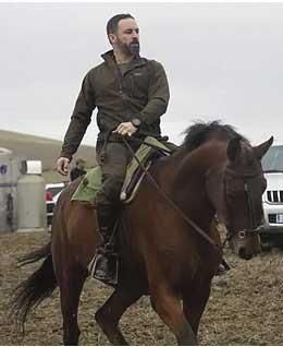Santiago Abascal, líder de Vox, a caballo.