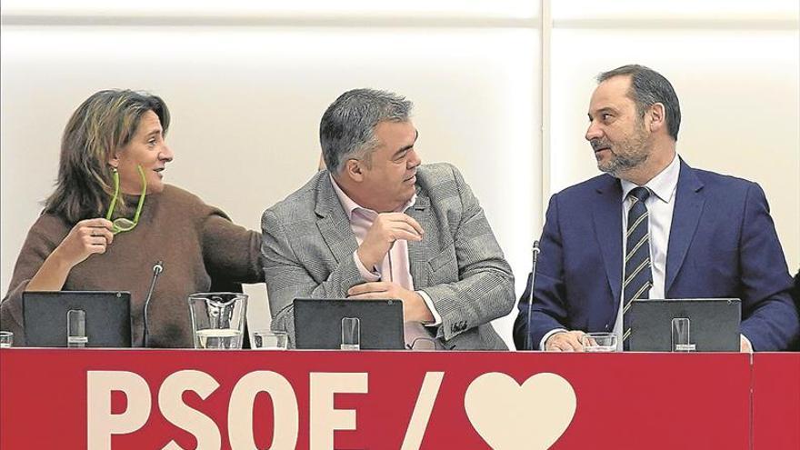 El PSOE arropa a Ábalos y alega que actuó «de buena fe»