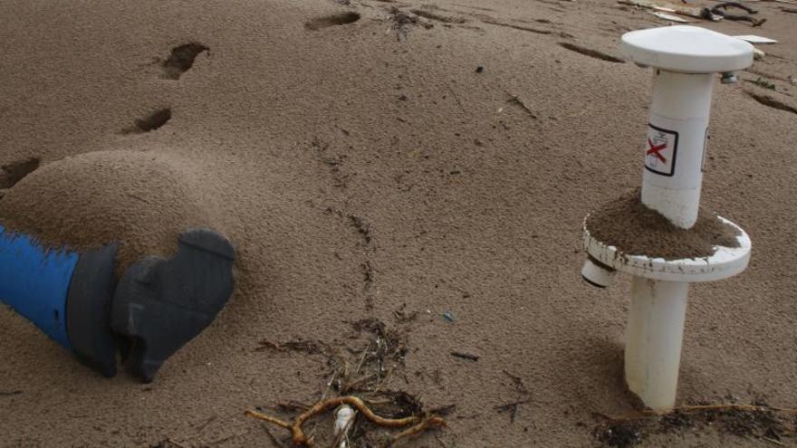 El temporal inutiliza el 80% de las duchas y lavapiés de las playas de València