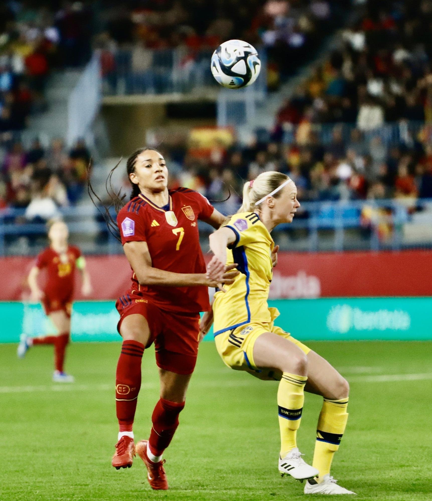 La victoria de la selección femenina de fútbol ante Suecia en La Rosaleda, en imágenes