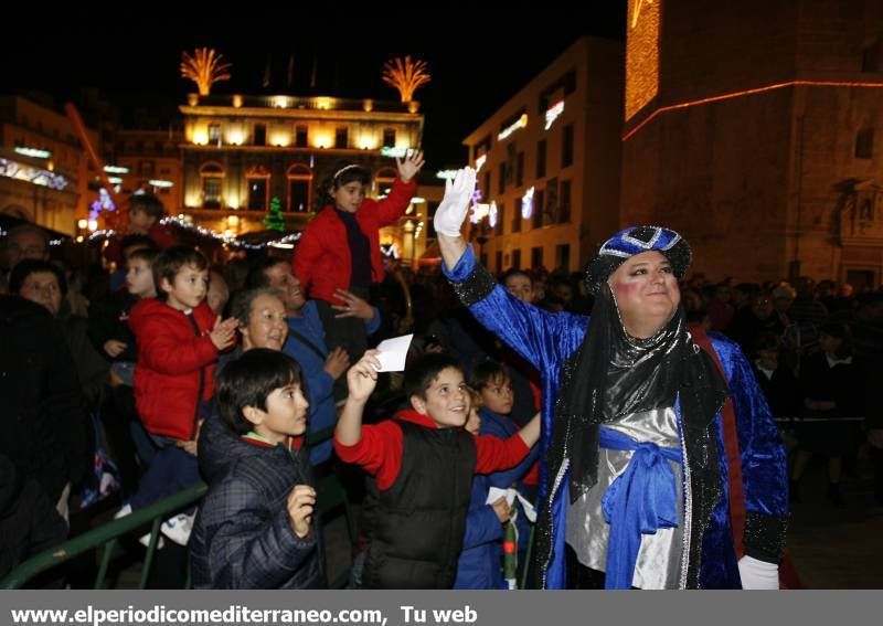 GALERIA DE IMÁGENES - Miles de niños disfrutan de la gran fiesta del Cartero Real