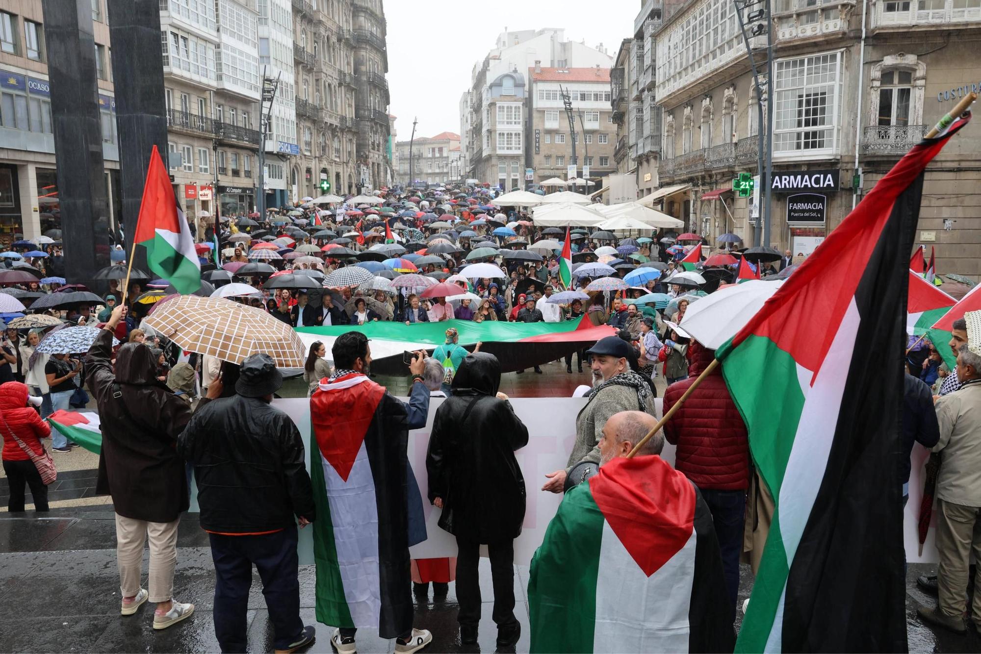 «Vigo con Palestina»: miles de personas toman la ciudad una vez más contra el genocidio