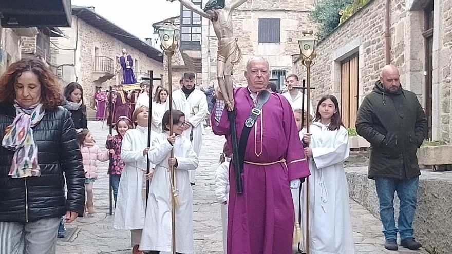 Lluvia contenida para las procesiones de Sanabria-La Carballeda