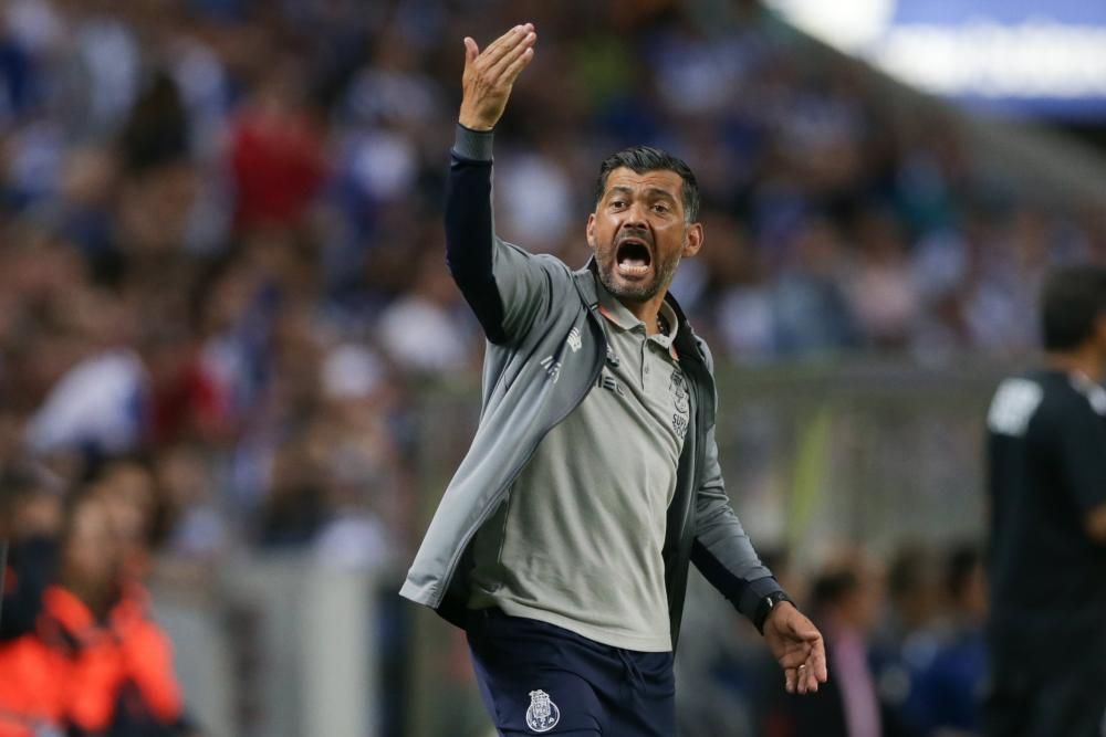 Los blanquiazules mostraron en O Dragão una excesiva fragilidad defensiva.