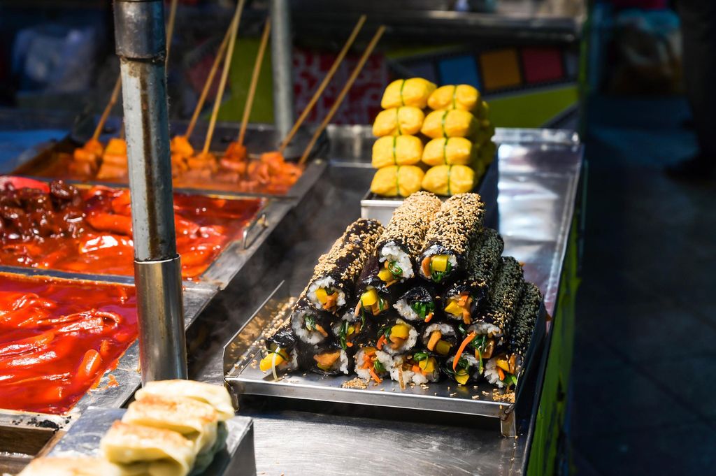 El kimbap es el sushi coreano.