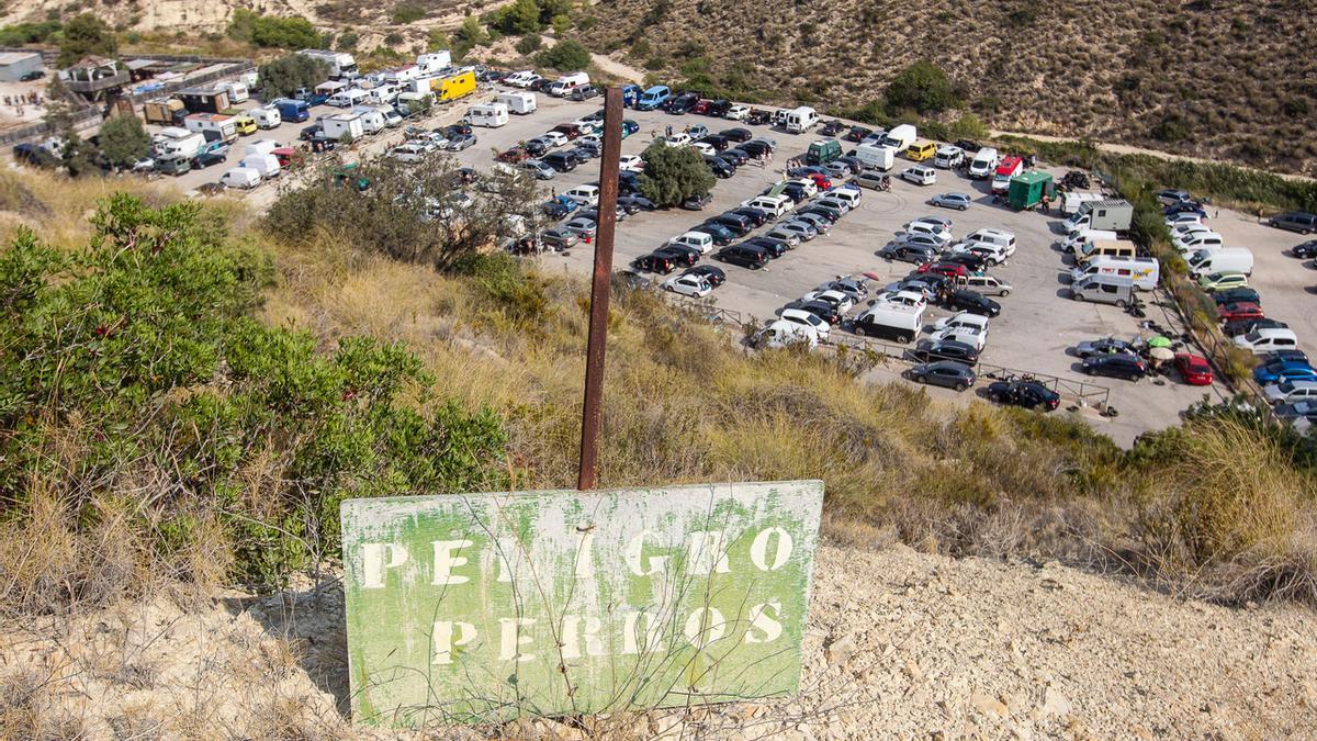 Gran despliegue policial por una fiesta ilegal con más de 1.000 personas en El Campello