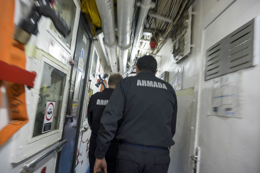 La Armada simula el accidente de un submarina para rescatar a su tripulación