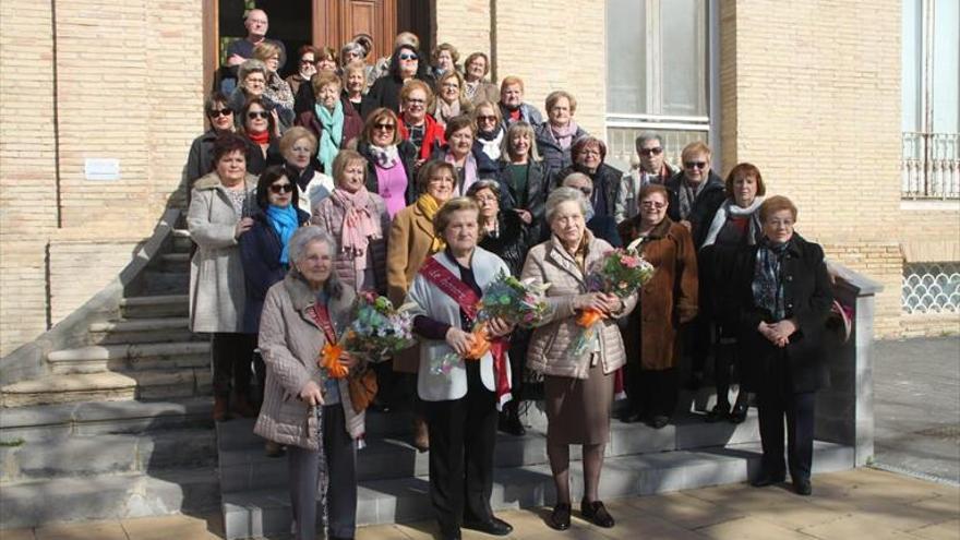 Las mujeres celebran a su patrona con una fiesta a lo grande