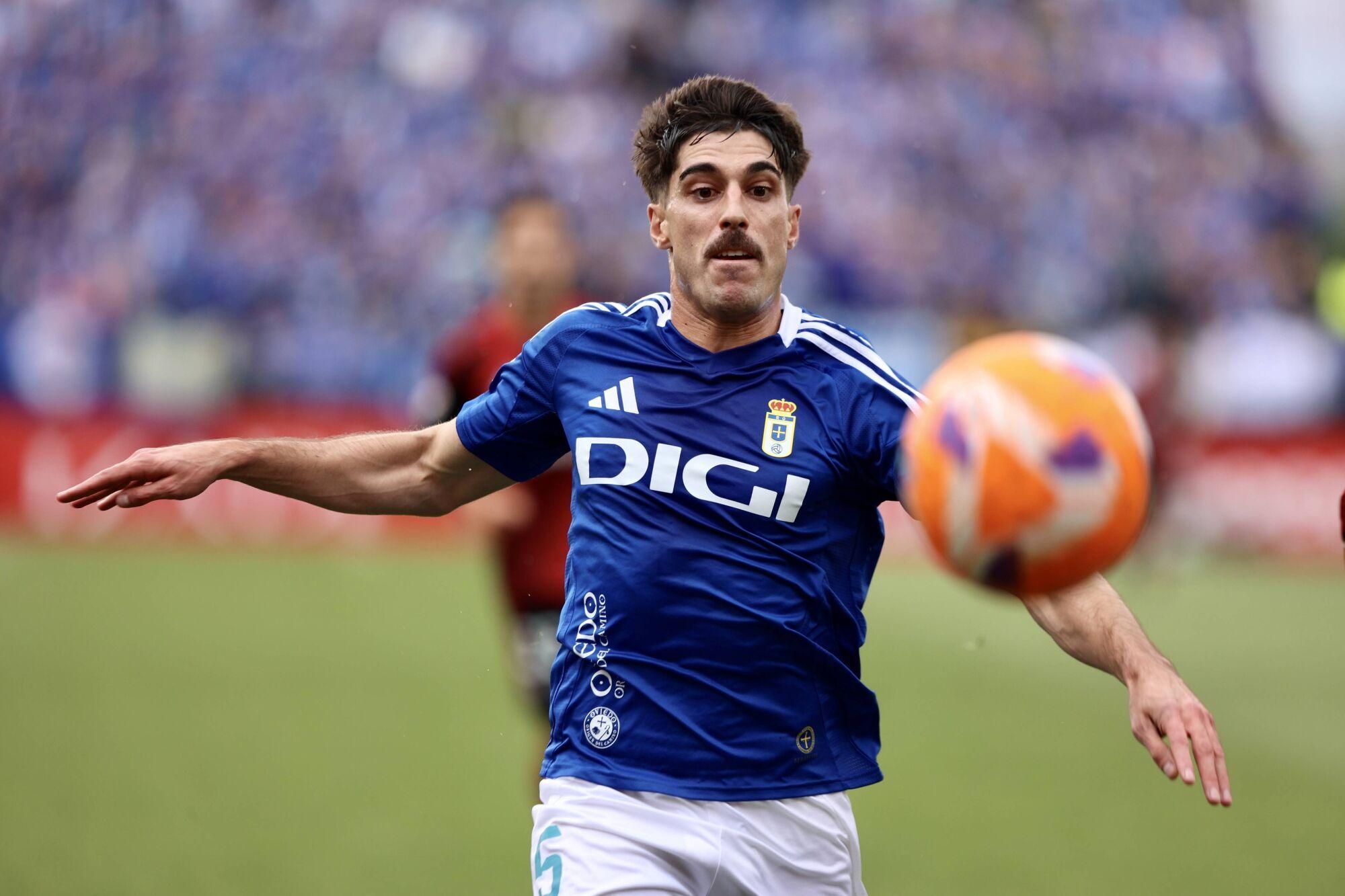 EN IMÁGENES: Ambientazo en el primer partido de la final por el ascenso a Primero entre Mirandés y Real Oviedo