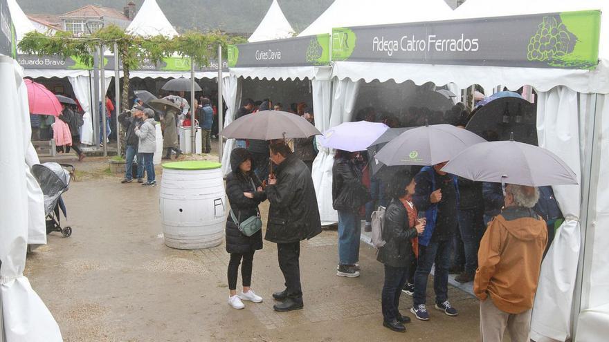 Ambiente en la jornada de ayer en el recinto ferial de la Alameda, en Ribadavia.   | // IÑAKI OSORIO