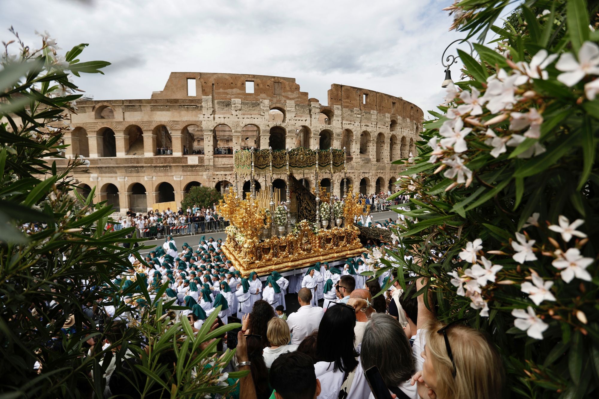 Gran procesión por el Jubileo de las Cofradías, en fotos