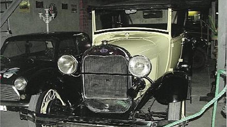 Un Ford descapotable de 1929 que es pot veure al Museu de la col·lecció Vicenç Folgado de l&#039;Escala.