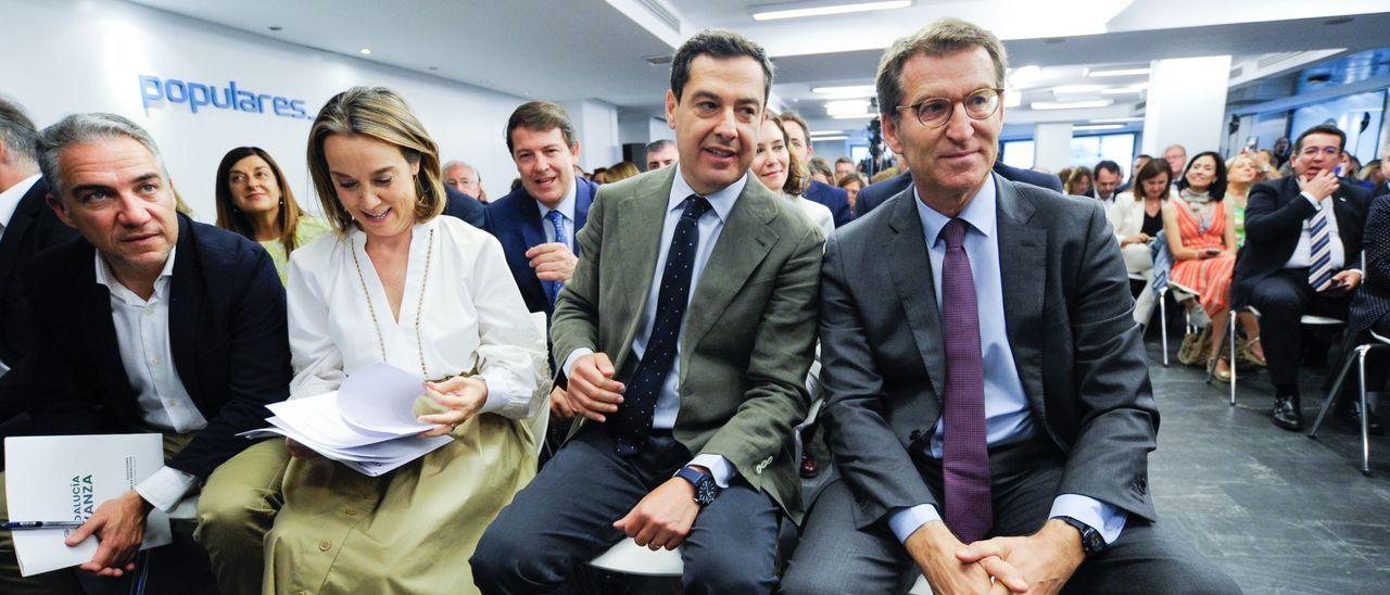 Bendodo, Gamarra, Moreno y Feijóo en la reunión de la Junta Directiva Nacional del PP de este martes.