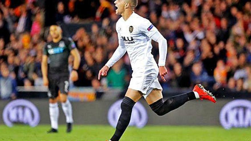 Rodrigo celebra un dels seus dos gols.