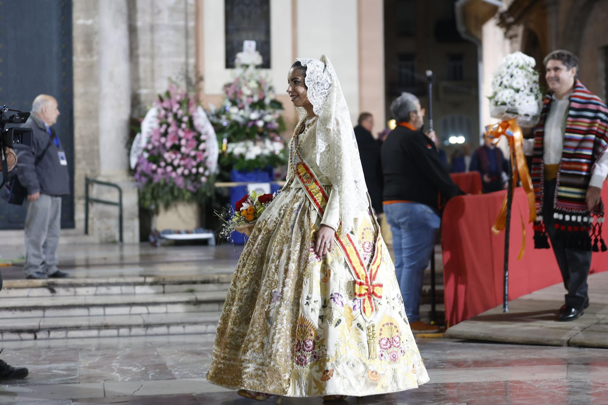 Ofrenda 2023 | Falleras Mayores e Infantiles de comisiones del 17 de Marzo (I)