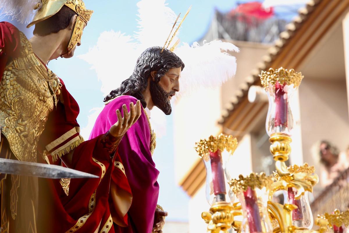 La Hermandad de la Estrella recorre las calles cordobesas desde la Huerta de la Reina