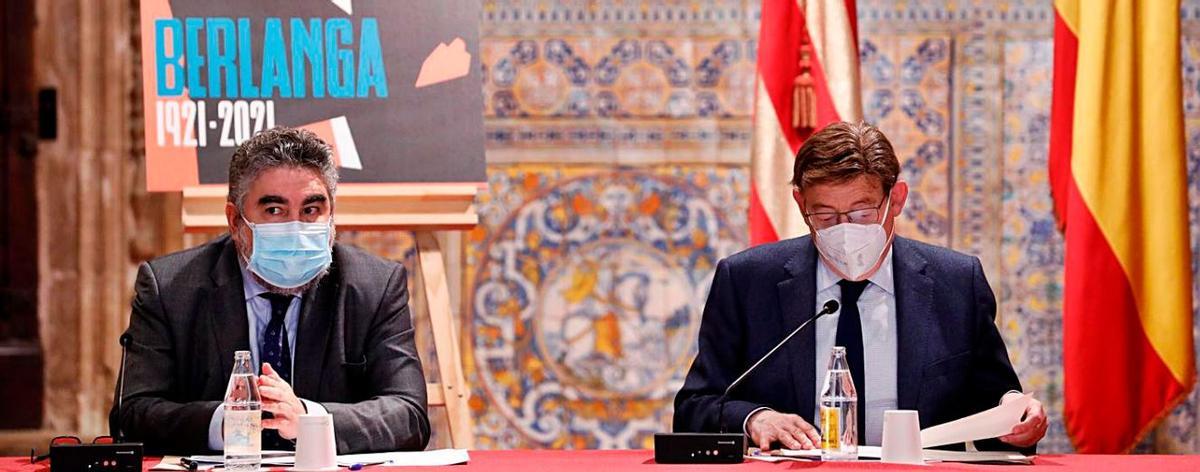 El exministro Martínez Uribes y el jefe del Consell, Ximo Puig, en la presentación del Año Berlanga. | ANA ESCOBAR